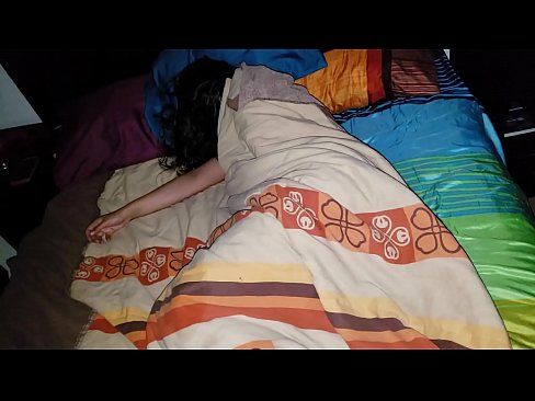 ❤️ Stiefson beréiert seng jonk Stéifmamm wärend hatt schléift. ❤ Pornovideo op lb.newsexxxx.ru ❌️